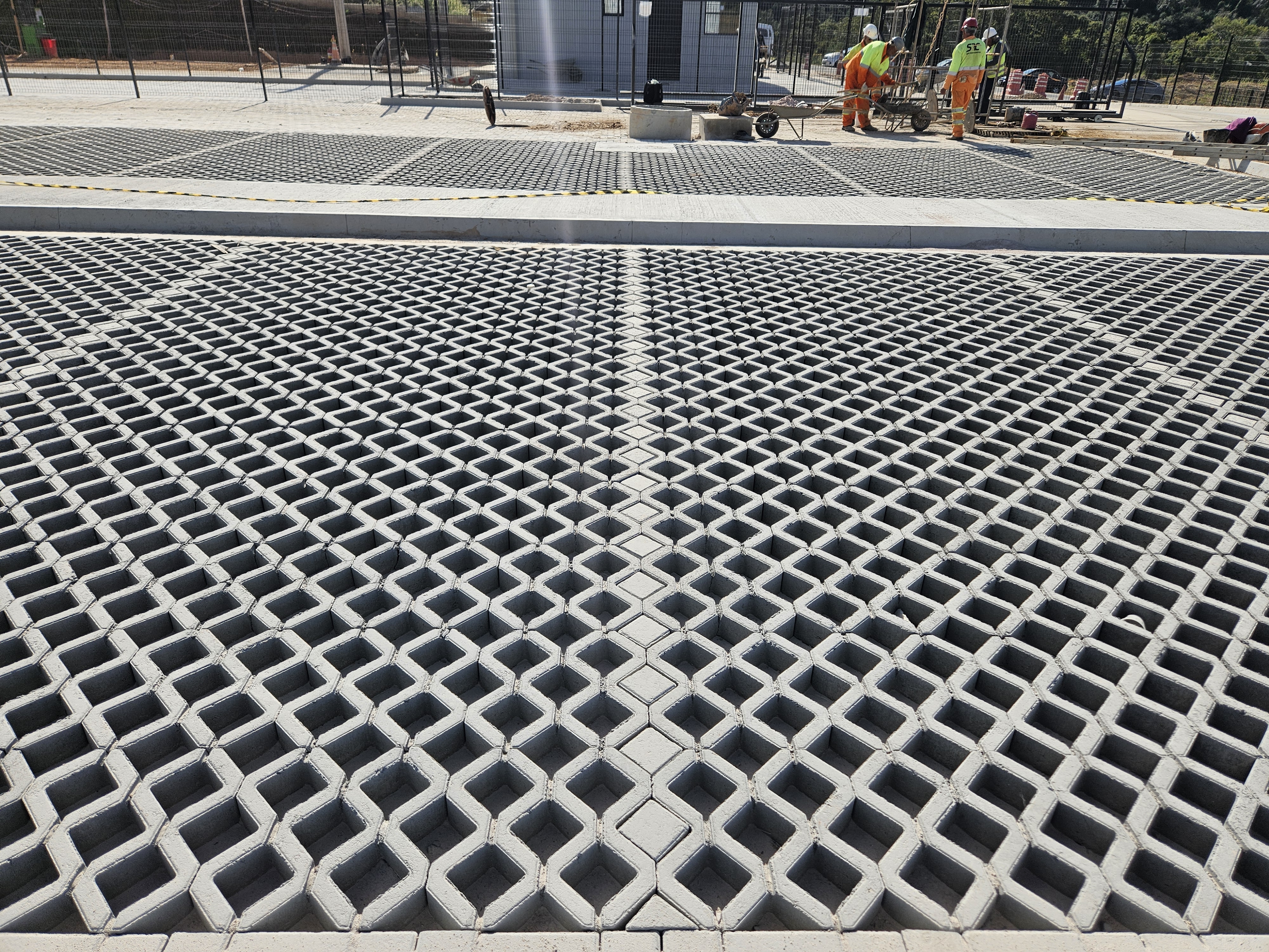 Piso grama (concregrama)